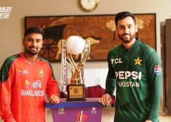 বাংলাদেশ-পাকিস্তান টি-টোয়েন্টি সিরিজের ট্রফি উন্মোচন