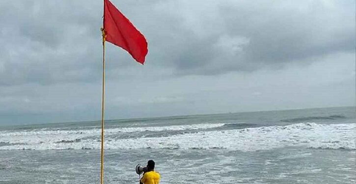 সাগরে লঘুচাপ, বন্দরে ৩ নম্বর সতর্ক সংকেত