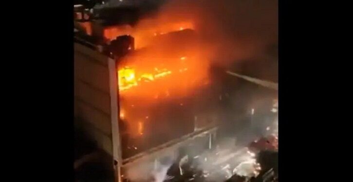 ইরাকের শপিং মলে ভয়াবহ আগুন, ৫০ জনের প্রাণহানী