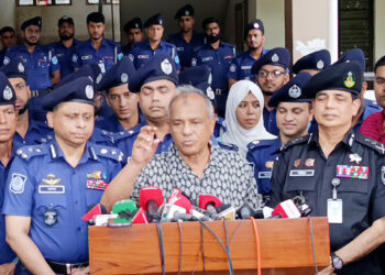 নির্বাচনের আগে সব অবৈধ অস্ত্র উদ্ধার হবে: স্বরাষ্ট্র উপদেষ্টা