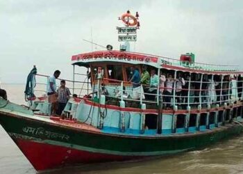১৫ ঘণ্টা পর দৌলতদিয়া-পাটুরিয়া লঞ্চ চলাচল শুরু