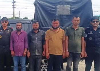 ভুয়া র‍্যাব ধরা, মার খেলো আসল র‍্যাবও