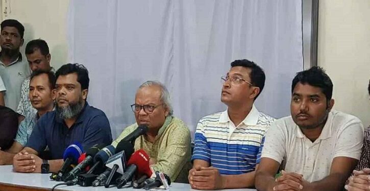 বোমাবাজি করে বিএনপিকে দমানো যাবে না: রিজভী