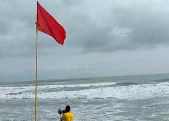 সমুদ্রবন্দরে ৩ নম্বর সতর্ক সংকেত