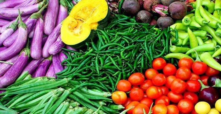 সবজির দাম চড়া, কাঁচা মরিচের কেজি ৩০০ পার