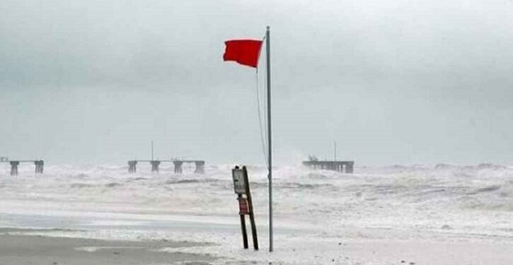 সাগরে লঘুচাপ, সব সমুদ্রবন্দরে সতর্ক সংকেত