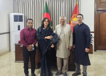 ড. ইউনূসের সঙ্গে সোহেল তাজ ও শারমিন আহমদের সাক্ষাৎ