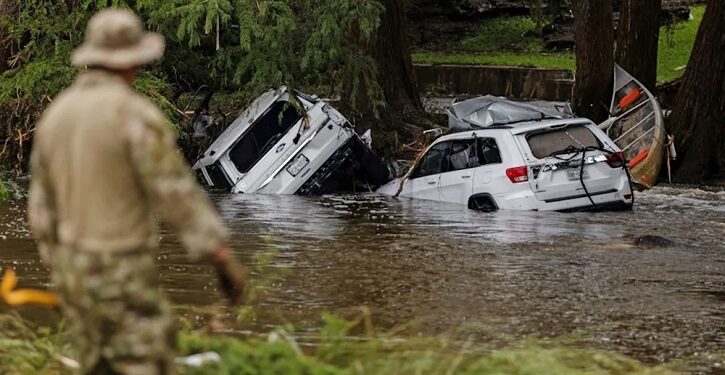 টেক্সাসে ভয়াবহ বন্যায় মৃত ১০০ ছাড়াল, নিখোঁজ বহু শিশু