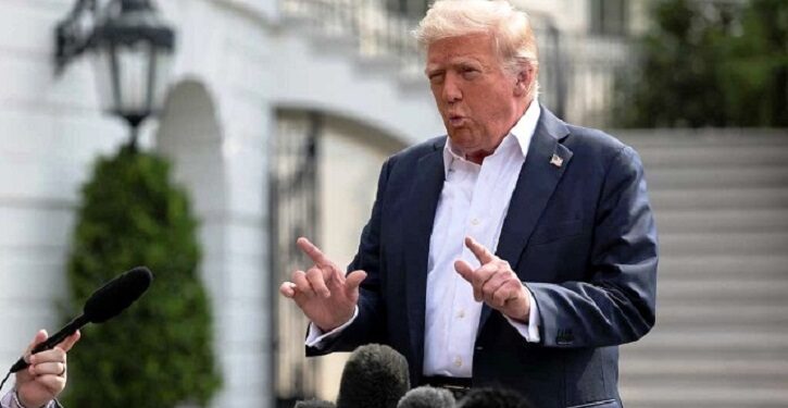 ট্রাম্পের হুমকি: ইইউ ও মেক্সিকোর ওপর ৩০ শতাংশ শুল্ক