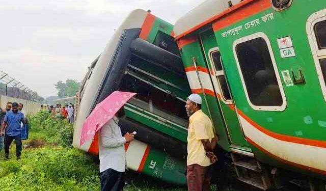 লালমনিরহাটে ২ ট্রেনের সংঘর্ষ, বুড়িমারি রুটে ট্রেন বন্ধ