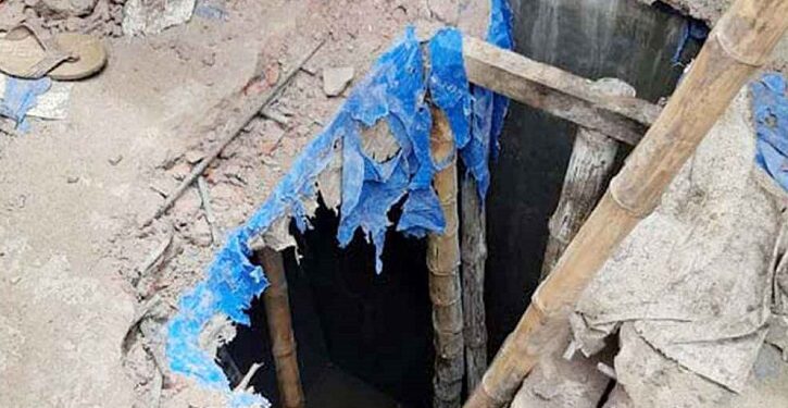 সেপটিক ট্যাংকের ভেতর ৪ যুবকের মৃত্যু