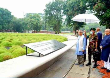 প্রধান উপদেষ্টার জুলাই স্মৃতি জাদুঘর পরিদর্শন