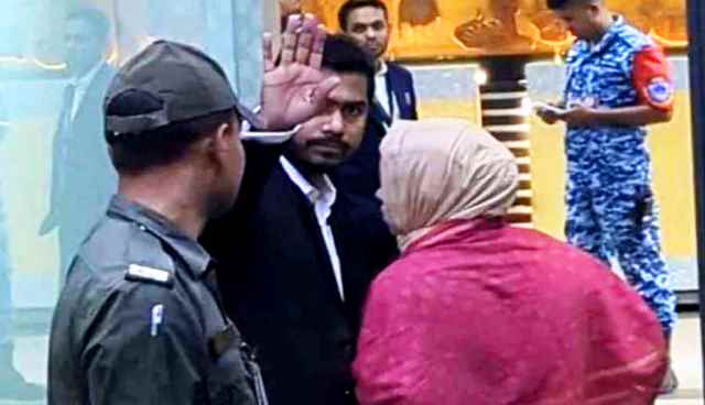 চিকিৎসার জন্য সিঙ্গাপুরের পথে নুর