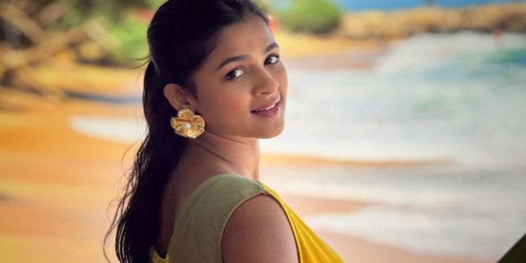 কেমন পাত্র চান জানালেন সাদিয়া আয়মান