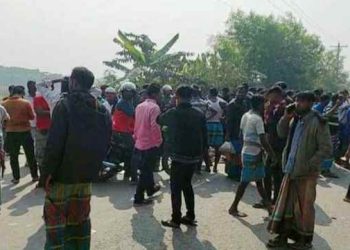 নেত্রকোণা-ময়মনসিংহ মহাসড়কে প্রাণ গেল ২ যাত্রীর