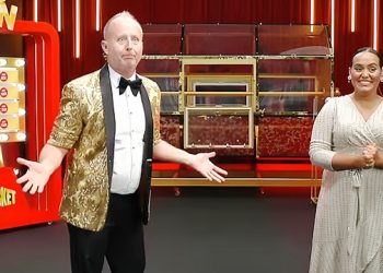 আমিরাতে ৪০ লাখ টাকার সোনা জিতলেন বাংলাদেশি বিক্রয়কর্মী