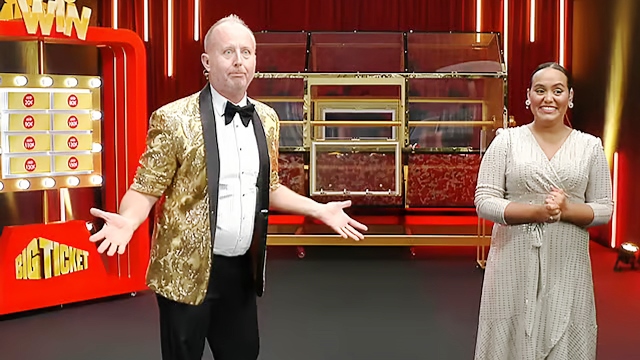 আমিরাতে ৪০ লাখ টাকার সোনা জিতলেন বাংলাদেশি বিক্রয়কর্মী