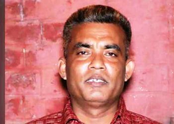 যশোরের আলোচিত আ.লীগ নেতাকে ধরে পুলিশে দিলো জনতা