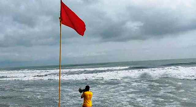 সাগরে লঘুচাপ, সব বন্দরে ৩ নম্বর সতর্ক সংকেত
