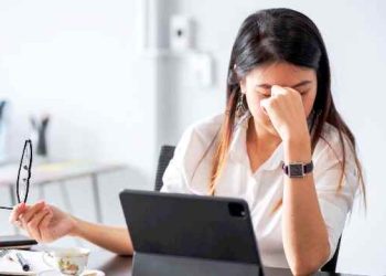 যেসব লক্ষণে বুঝবেন মারাত্মক স্ট্রেসে ভুগছেন