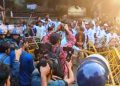শিক্ষার্থীদের লং মার্চে পুলিশের বাধা, লাঠিচার্জে ছত্রভঙ্গ