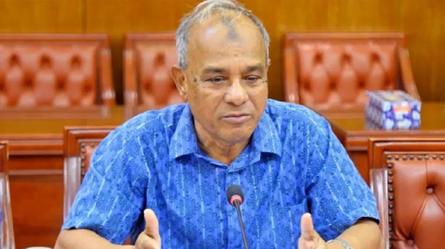 সড়কের পাশে জ্বালানি তেল বিক্রি সাময়িক বন্ধ থাকবে: স্বরাষ্ট্র উপদেষ্টা