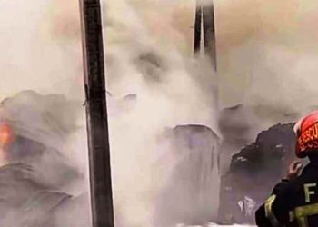 গাজীপুরে ঝুটের গোডাউনে আগুন