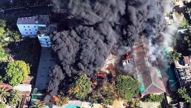 গাজীপুরে কারখানায় আগুনের ভয়াবহতা বাড়ছে, নিয়ন্ত্রণে ৭ ইউনিট