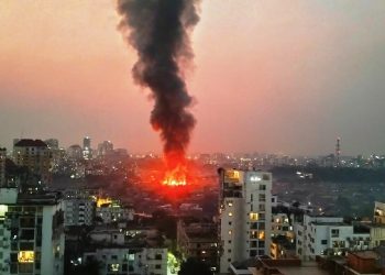 পানি সংকটে আগুন নেভাতে বেগ পেতে হচ্ছে, পুলিশ মোতায়েন