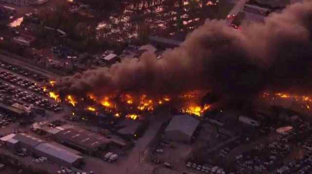 যুক্তরাষ্ট্রে উড্ডয়নের পরপরই বিমান বিধ্বস্ত, নিহত ৭