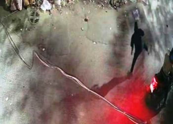 মধ্যরাতে মোহাম্মদপুর প্রিপারেটরি স্কুলে পেট্রোল বোমা নিক্ষেপ