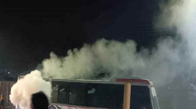 ঢাকায় আবারও বাসে আগুন