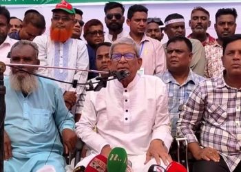 ‘গণভোট-সনদ এগুলো বুঝি না, আমাদের ওপর চাপিয়ে দিয়েছে’