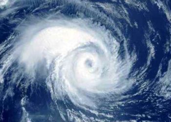 ধেয়ে আসছে ঘূর্ণিঝড় ‘ডিটওয়াহ’, বন্দরে সতর্ক সংকেত