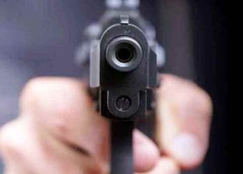 ঢাকায় দুর্বৃত্তদের এলোপাতাড়ি গুলি, নিহত ১