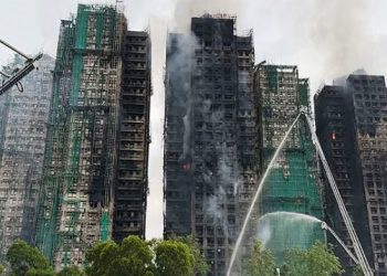 হংকংয়ে বহুতল ভবনে অগ্নিকাণ্ডে নিহত বেড়ে ৯৪