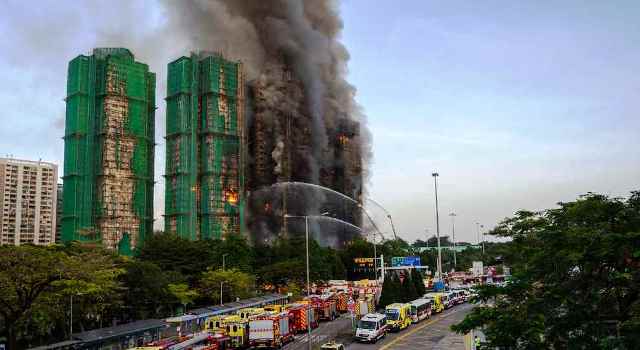 হংকংয়ে বহুতল ভবনে আগুনে প্রাণহানী বেড়ে ৪৪, নিখোঁজ ২৭৯
