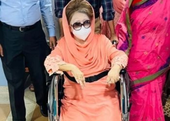 খালেদা জিয়ার অবস্থার কিছুটা উন্নতি, কথা বললেও ঝুঁকিমুক্ত নন