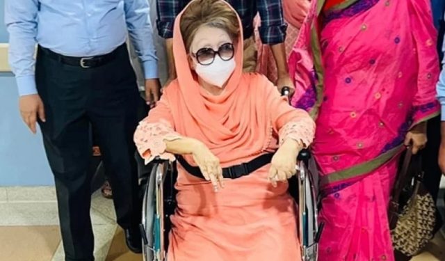 খালেদা জিয়ার অবস্থার কিছুটা উন্নতি, কথা বললেও ঝুঁকিমুক্ত নন