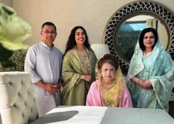 খালেদা জিয়াকে লন্ডনে নেওয়ার প্রস্তুতি নিচ্ছে পরিবার: মাহাদী আমীন