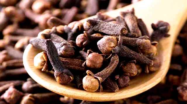 জেনে নিন প্রতিদিন লবঙ্গ খাওয়ার আশ্চর্য উপকারিতা