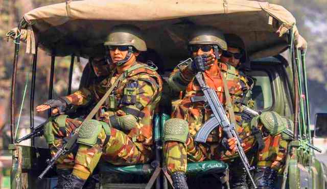 নির্বাচন ঘিরে মাঠে নামছে ৯০ হাজার সেনা