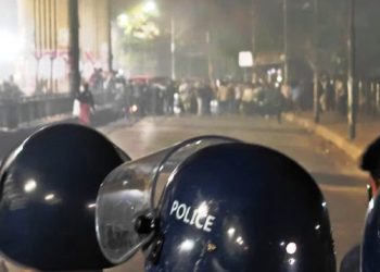 রণক্ষেত্র শাহবাগ, যান চলাচল বন্ধ