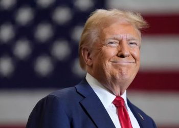 যুক্তরাষ্ট্র থেকে অভিবাসন চিরতরে বন্ধ করতে যাচ্ছেন ট্রাম্প