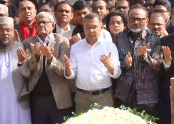 ওসমান হাদির কবর জিয়ারত করলেন তারেক রহমান