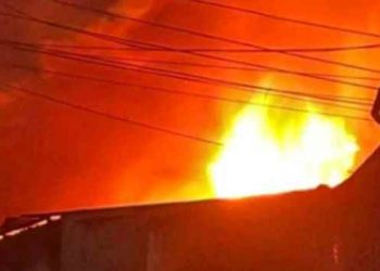 ঢাকায় ফার্নিচার কারখানায় ভয়াবহ আগুন