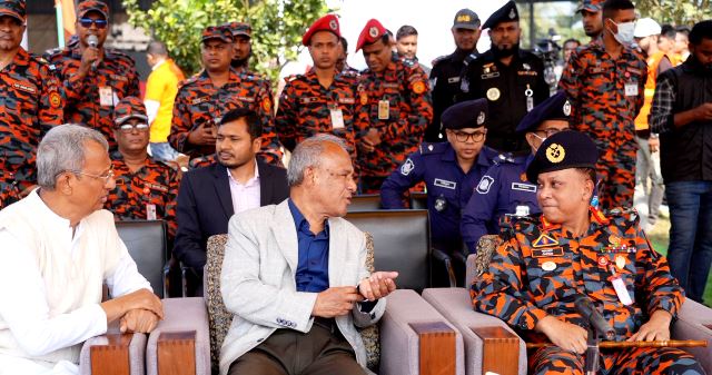 আন্তর্জাতিক স্বেচ্ছাসেবক দিবস উদযাপন করলো ফায়ার সার্ভিস ও সিভিল ডিফেন্স