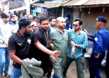 ভুয়া ভুয়া স্লোগানের মুখে মাঠ ছাড়লেন ব্যারিস্টার ফুয়াদ, ভিডিও ভাইরাল