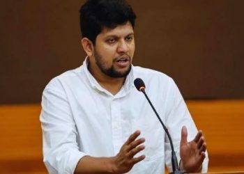 নির্বাচন করবেন না মাহফুজ আলম