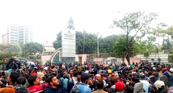 খালেদা জিয়ার মৃত্যুর খবরে এভারকেয়ারে শোকাবহ নেতাকর্মীদের ভিড়